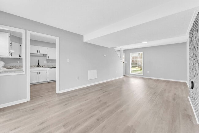 Primary Photo - *NEWLY RENOVATED* 3 Bedroom Townhouse in D...