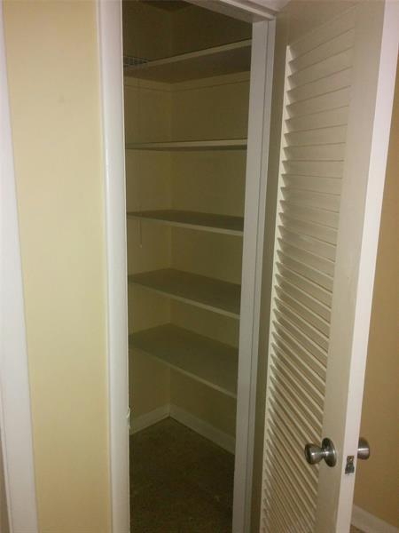 Building Photo - 330 Southwind Dr