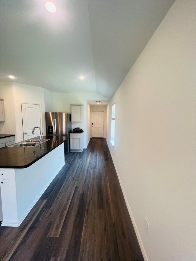 Building Photo - 5211 Mossdale Blf Ln