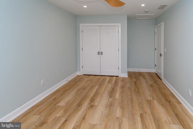 Building Photo - 17 Wilson St