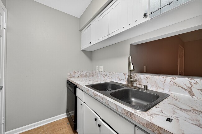 Building Photo - 7703 Moonmist Dr