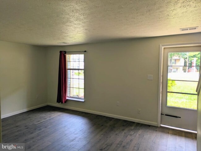 Building Photo - 1317 Old Pine Ct