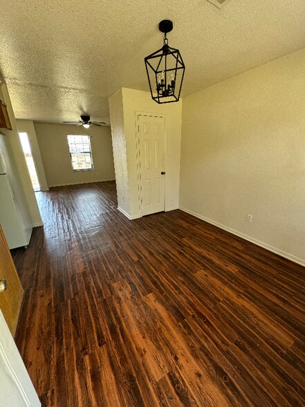 Building Photo - 207 Betty Jane Ln