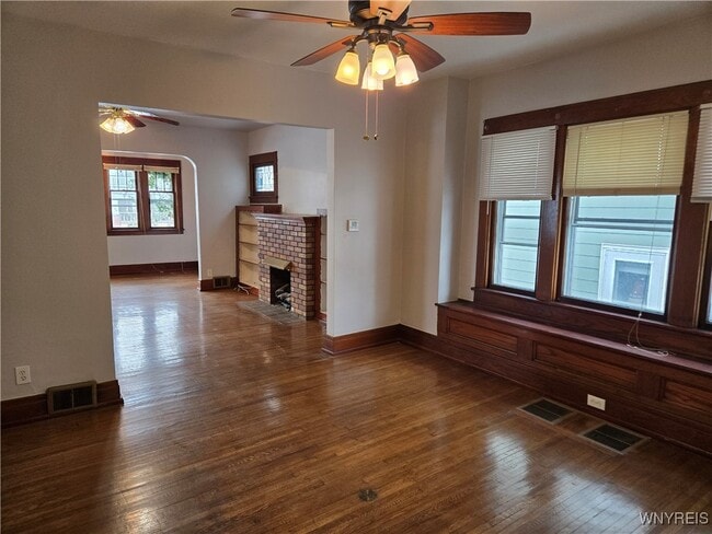 Building Photo - 137 Commonwealth Ave