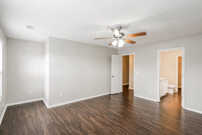 Building Photo - 2878 Creekbend Dr