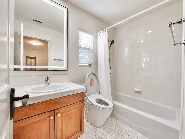 Building Photo - Luxury Living in Irvine's Prestigious Turtle Ridge