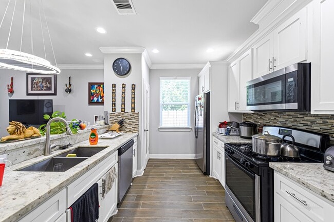 Building Photo - 4617 White Rock St