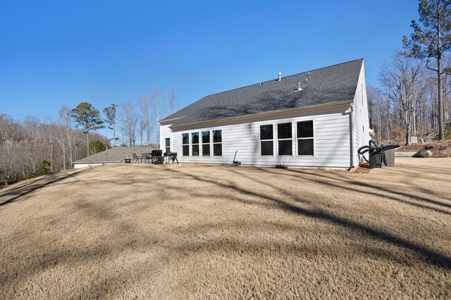 Building Photo - Beautifully Built Home Located in Woodmont...