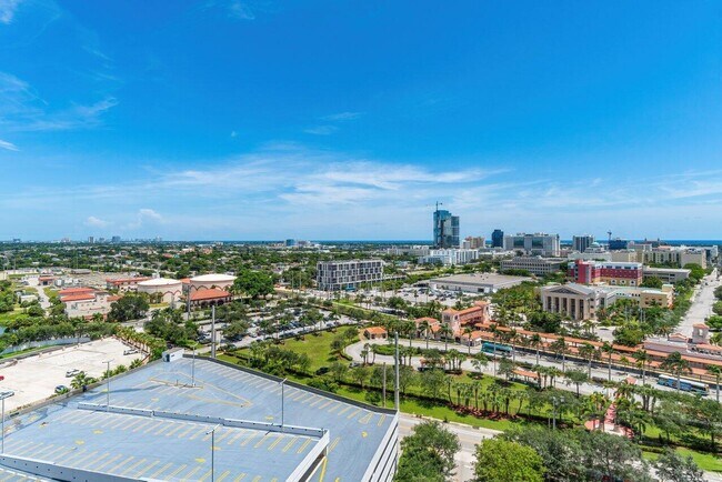 Building Photo - 300 S Australian Ave