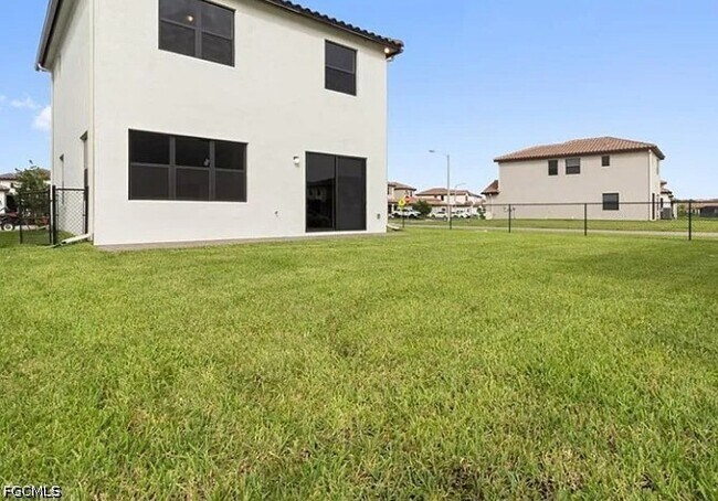 Building Photo - 5626 Carrara Dr