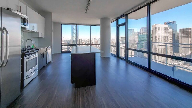 Building Photo - 221 S Halsted St