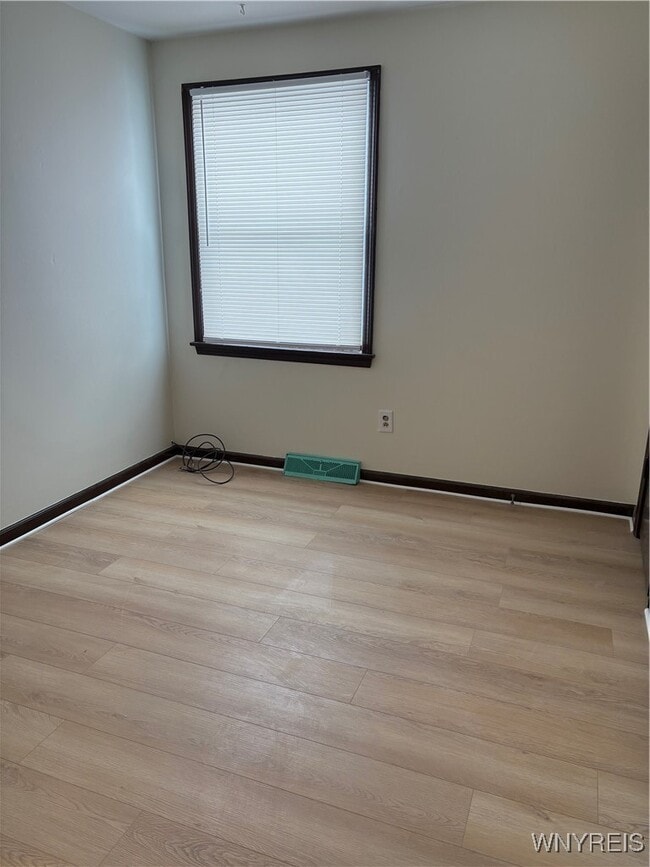 Building Photo - 431 Kaymar Dr