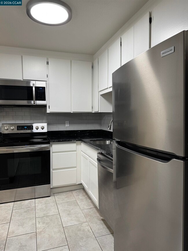 Building Photo - 1725 Landana Dr