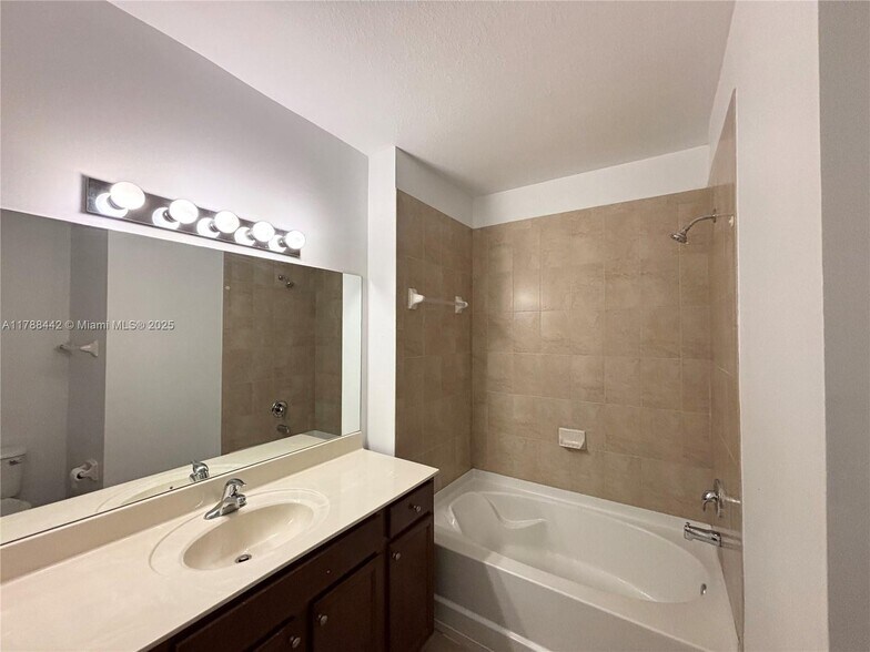 Building Photo - 8850 NW 97th Ave