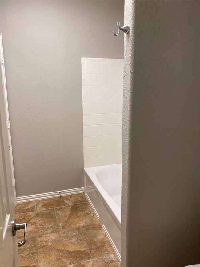 Building Photo - 42 Black Swan Ct