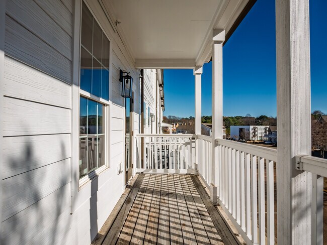 Building Photo - Rowandale