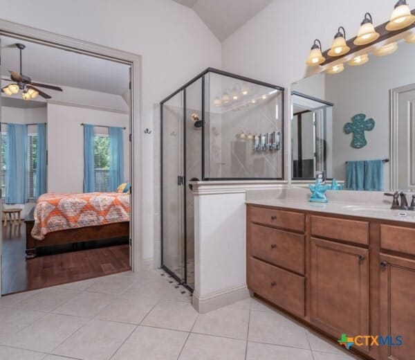 Building Photo - 1605 Naranjo Dr
