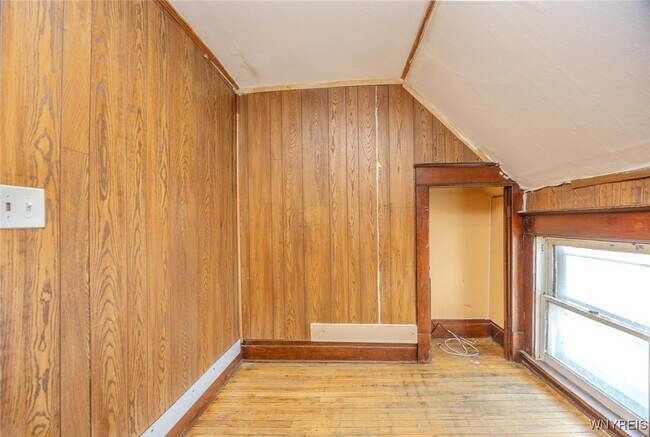 Building Photo - 2146 Genesee St