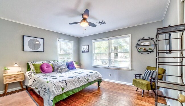 Building Photo - Beautifully Renovated Rose District Home