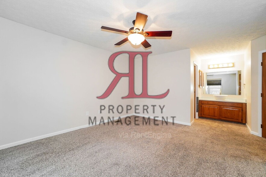 Building Photo - 4800 Coachford Dr