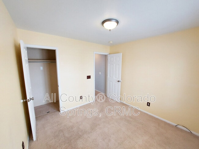 Building Photo - 4182 Pioneer Creek Dr