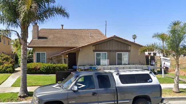Primary Photo - 1031 Dunes St