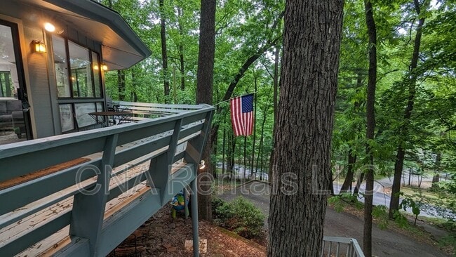 Building Photo - 828 Little Pine Mountain Rd
