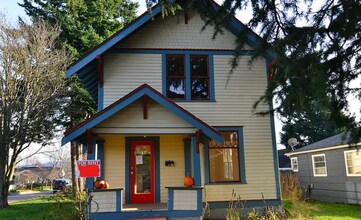 Building Photo - Spacious 3 Bedroom Home Coming Available in September!