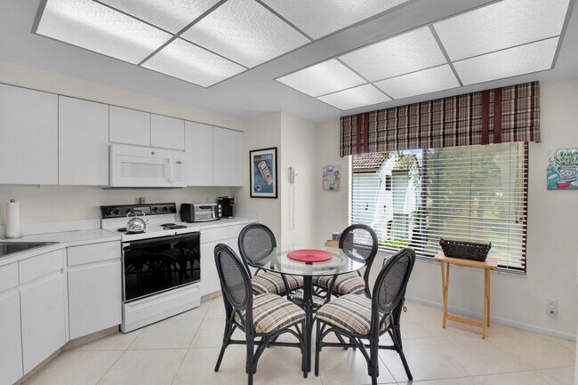Building Photo - 7380 Clunie Pl