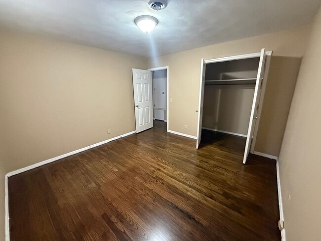 Building Photo - 2505 Rosebrier Ave