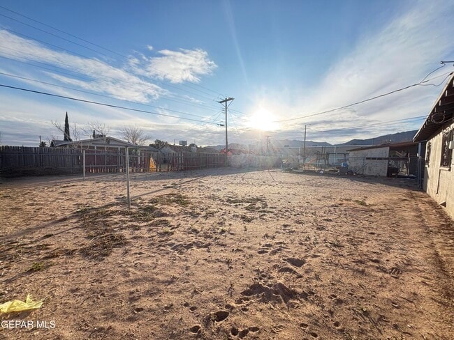 Building Photo - 4724 Sierra Madre Dr