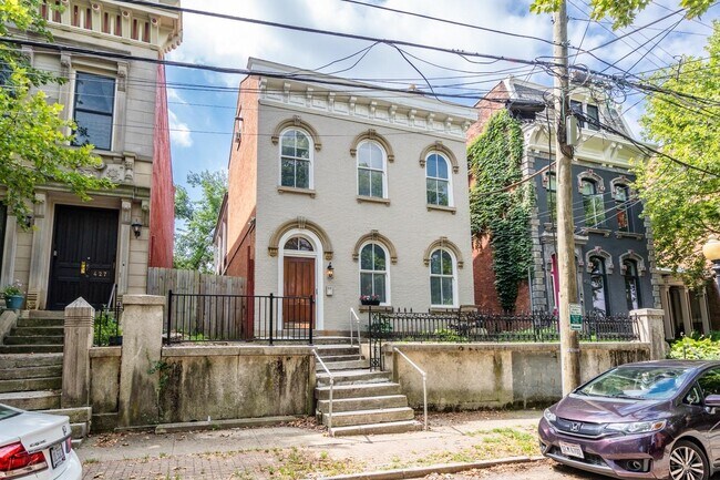 Building Photo - 429 Clark St