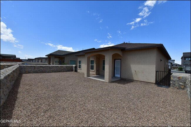 Building Photo - 142 Ruth Trl