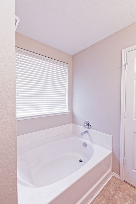 Building Photo - 10129 Placid Dr