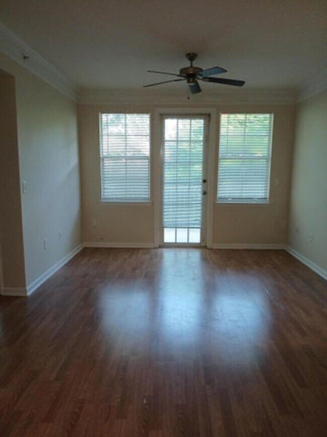 Building Photo - 9857 Baywinds Blvd