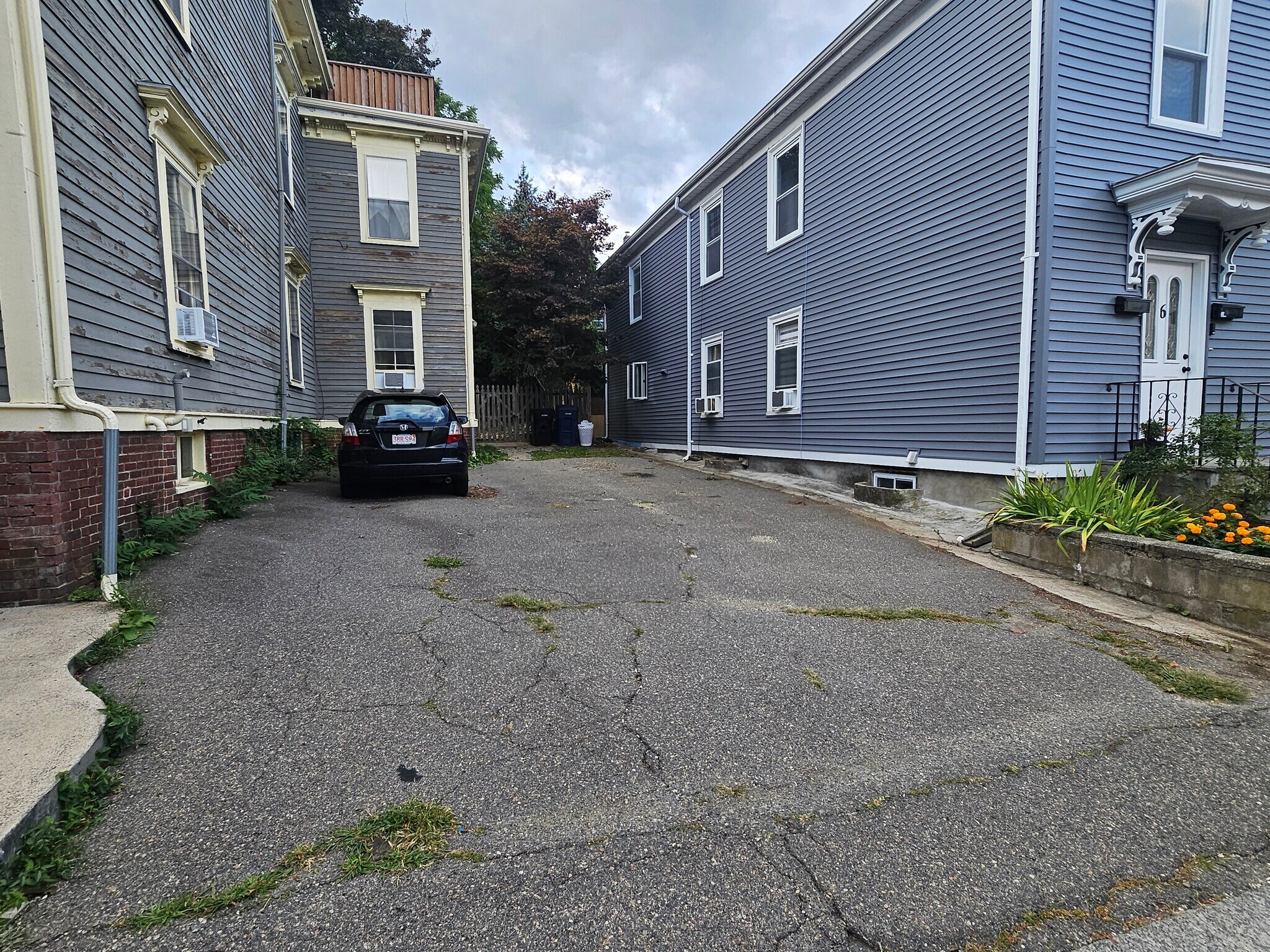 Building Photo - 8 Randall St