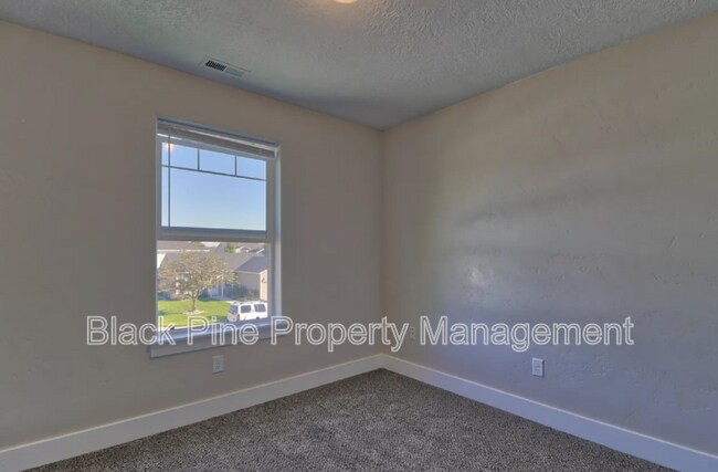 Building Photo - 9773 W Bigwood Dr.