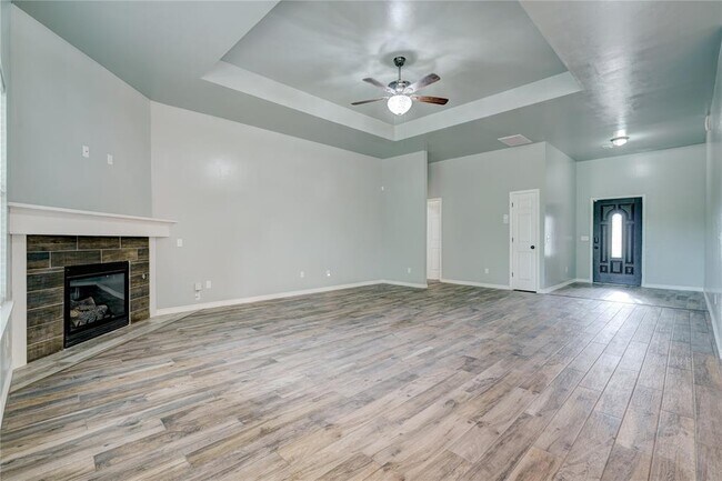 Building Photo - 2023 Westbury Dr