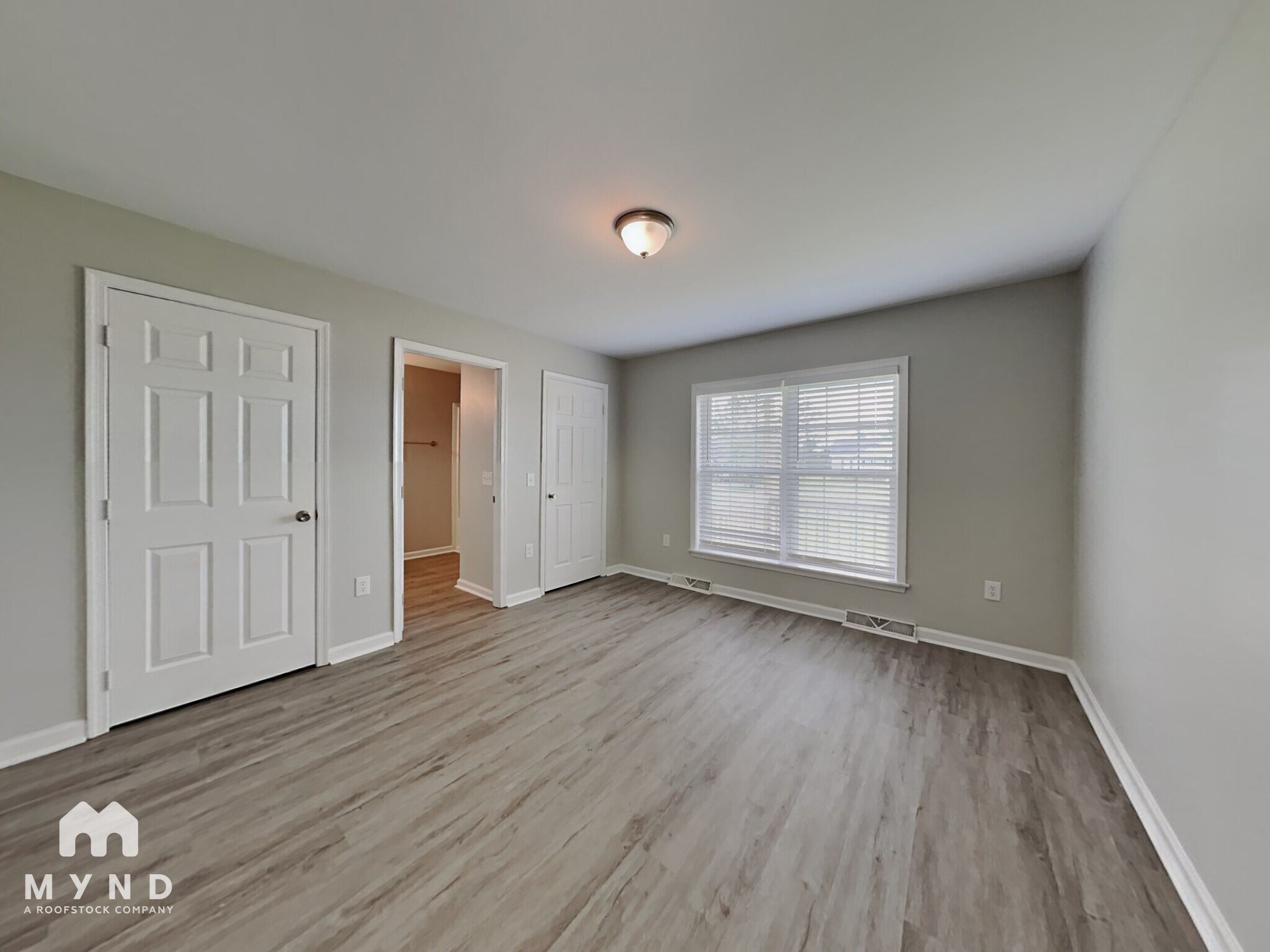 Building Photo - 215 Clearwater Dr