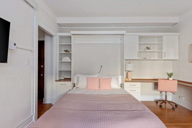 Building Photo - 2015 NW Flanders St