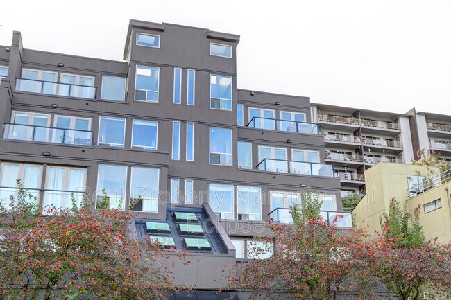 Building Photo - 2125 Westlake Ave N