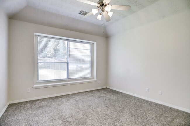 Building Photo - Move in ready Home in Conroe for Lease!