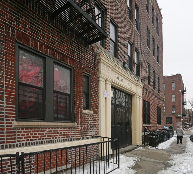 Building Photo - Palace Court