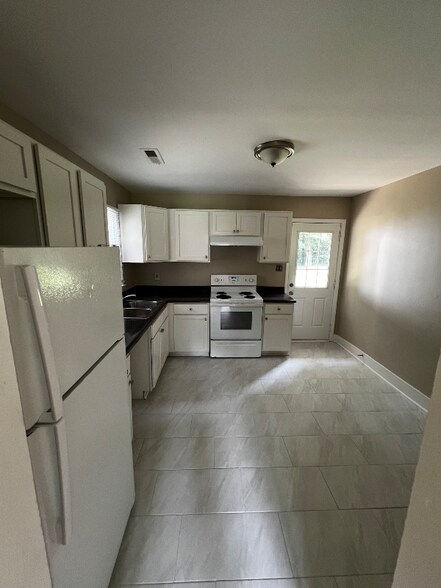 Building Photo - 5026 Lochlain Dr