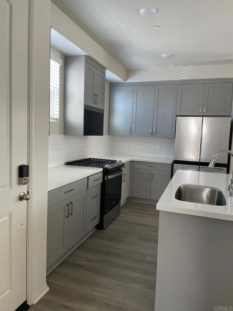 Building Photo - 28325 Via Moscotel