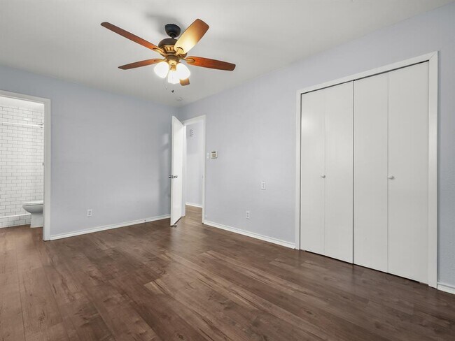 Building Photo - 8010 Camden Dr
