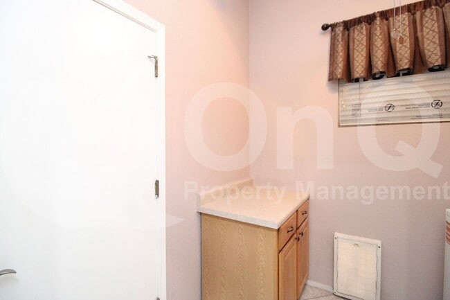 Building Photo - 2463 E Detroit Ct