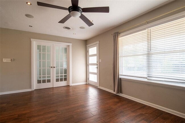 Building Photo - 4805 Creekwood Rd