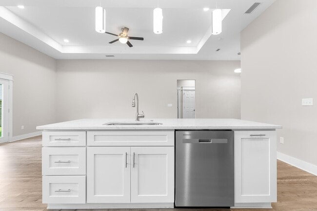 Building Photo - 5 Romana Ln