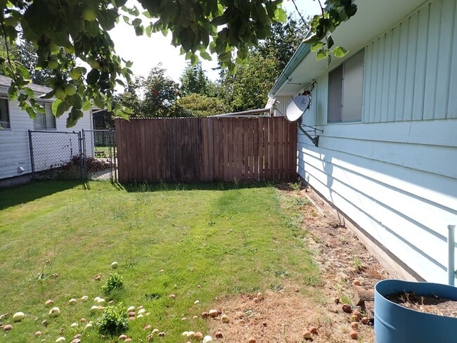 Building Photo - Great Puyallup Valley Rambler